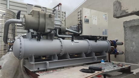 購(gòu)物廣場(chǎng)中央空調(diào)冷水機(jī)組安裝案例